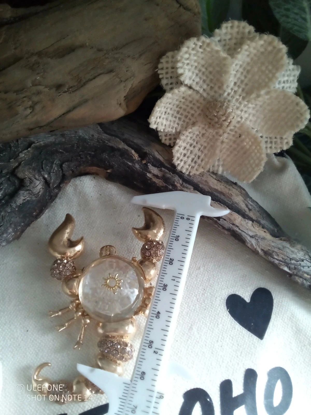 Broche scorpion acier doré et cabochon en verre – photo 3